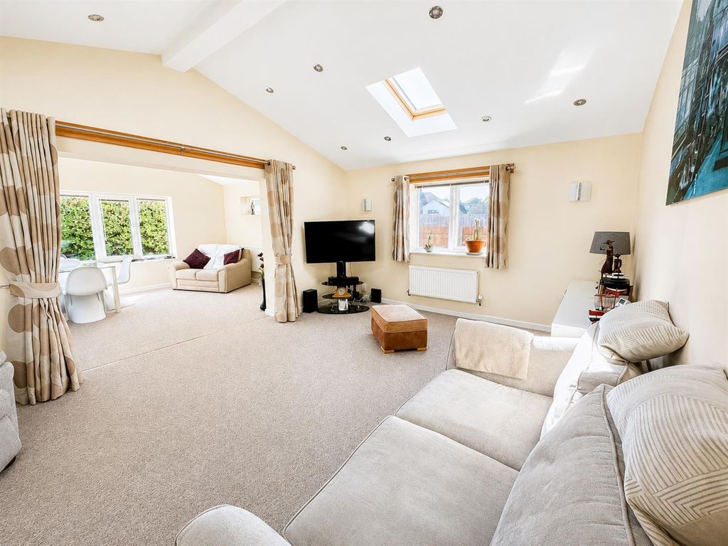 Property photo 2 of 18