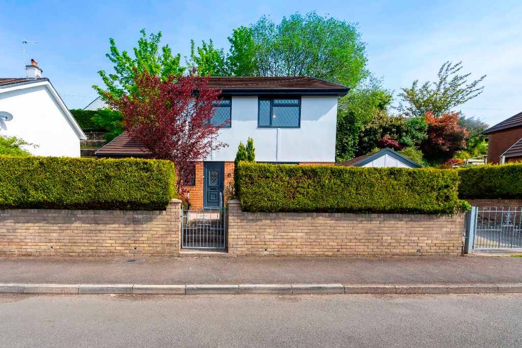 Property photo 1 of 35