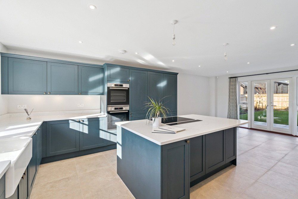 Property photo 2 of 19 Kitchen