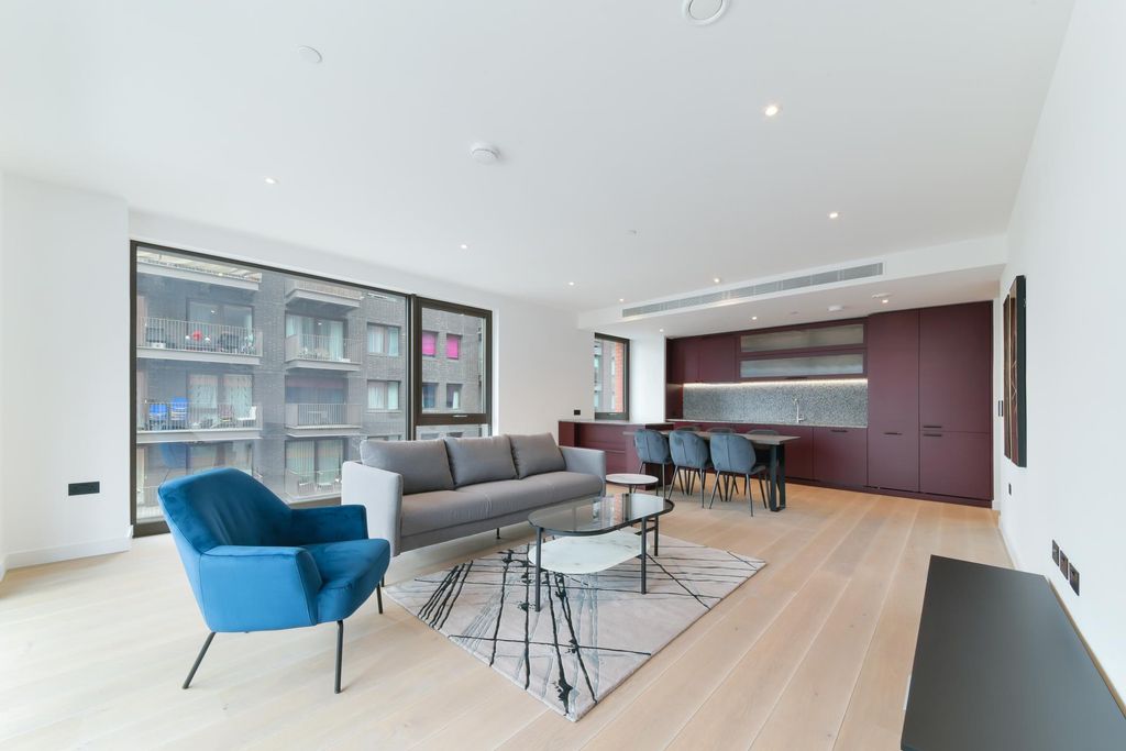 Property photo 2 of 22