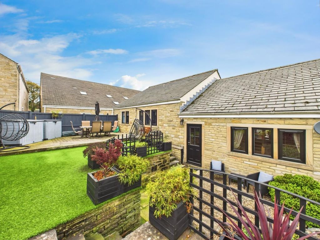 Property photo 1 of 16 7Efa31A9-Cam04899G0-Pr0219-Still017.Jpg