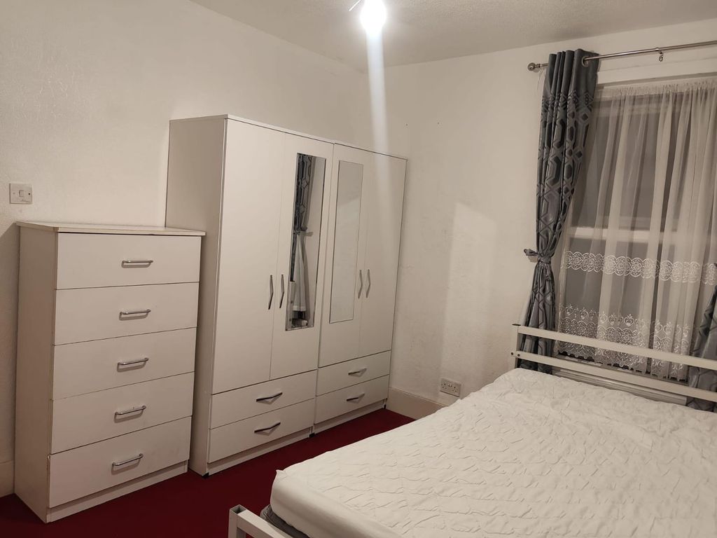 Property photo 1 of 3
