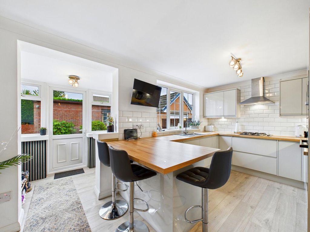 Property photo 2 of 32 Kitchen