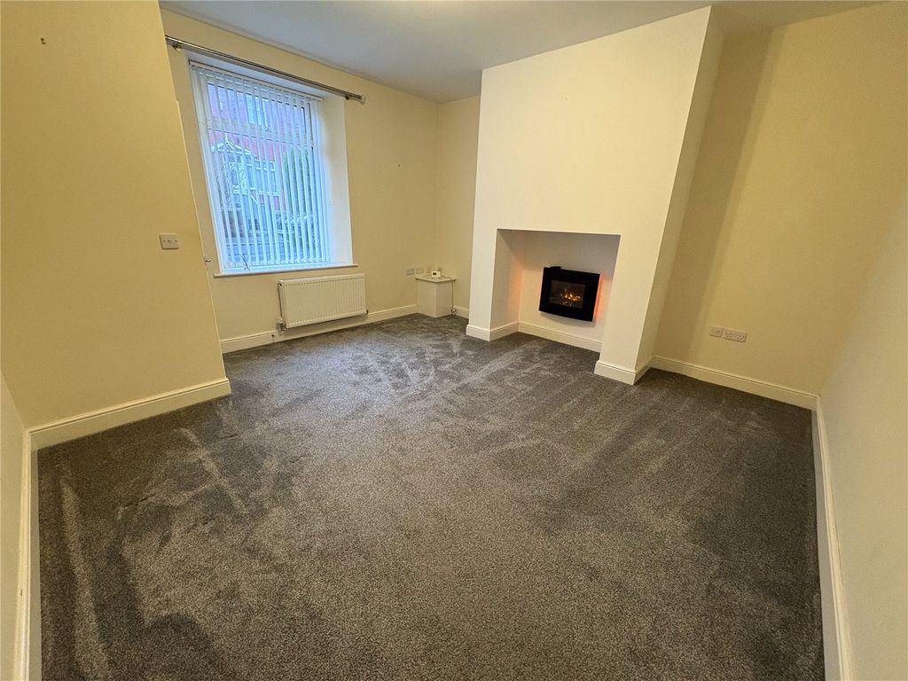 Property photo 2 of 15 Picture No. 18