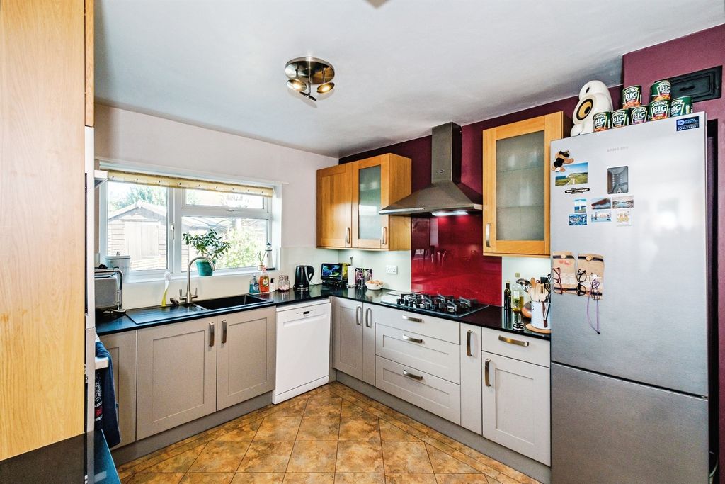 Property photo 3 of 25