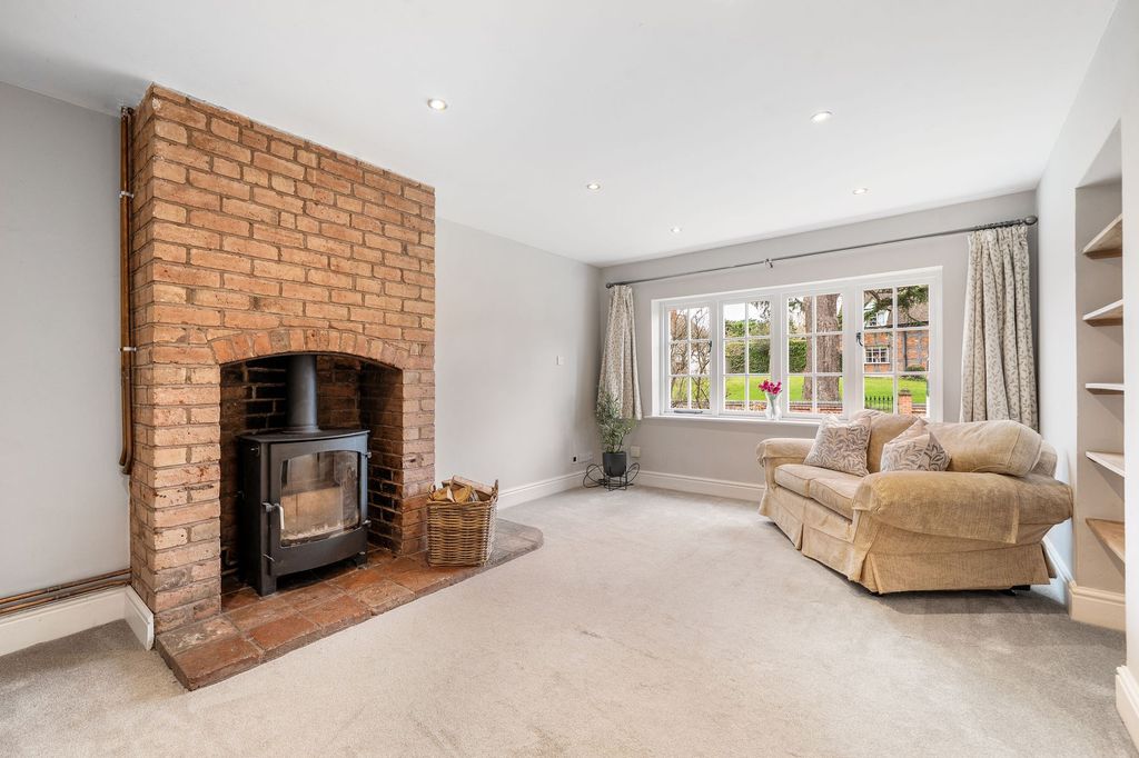 Property photo 2 of 20 Sitting Room