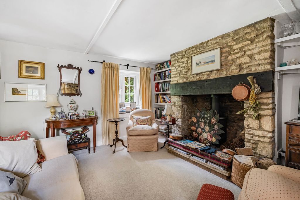 Property photo 3 of 20 Sitting Room
