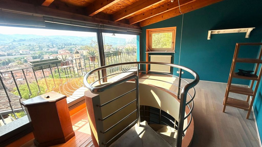 Property photo 1 of 19 Panoramic House In The Historic Center Of Canelli