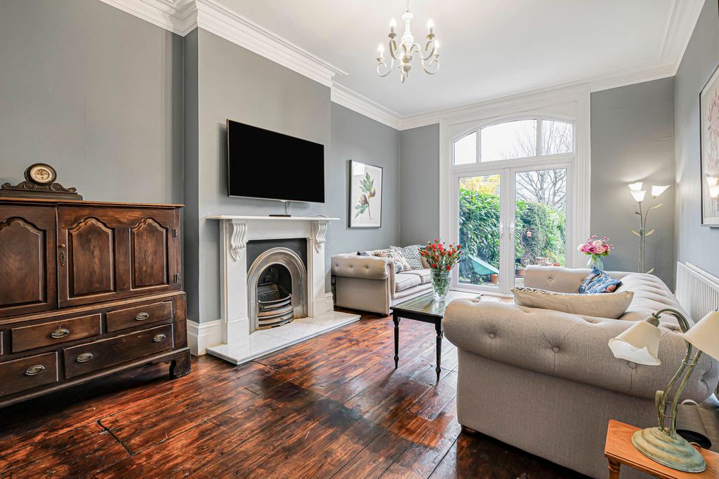 Property photo 2 of 16 Living Room