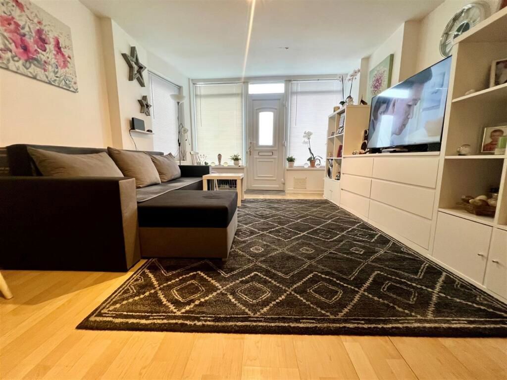 Property photo 2 of 5