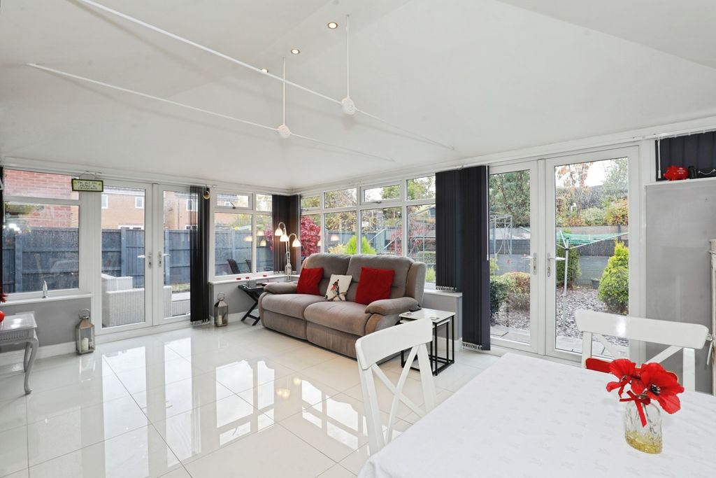 Property photo 3 of 17 Photo