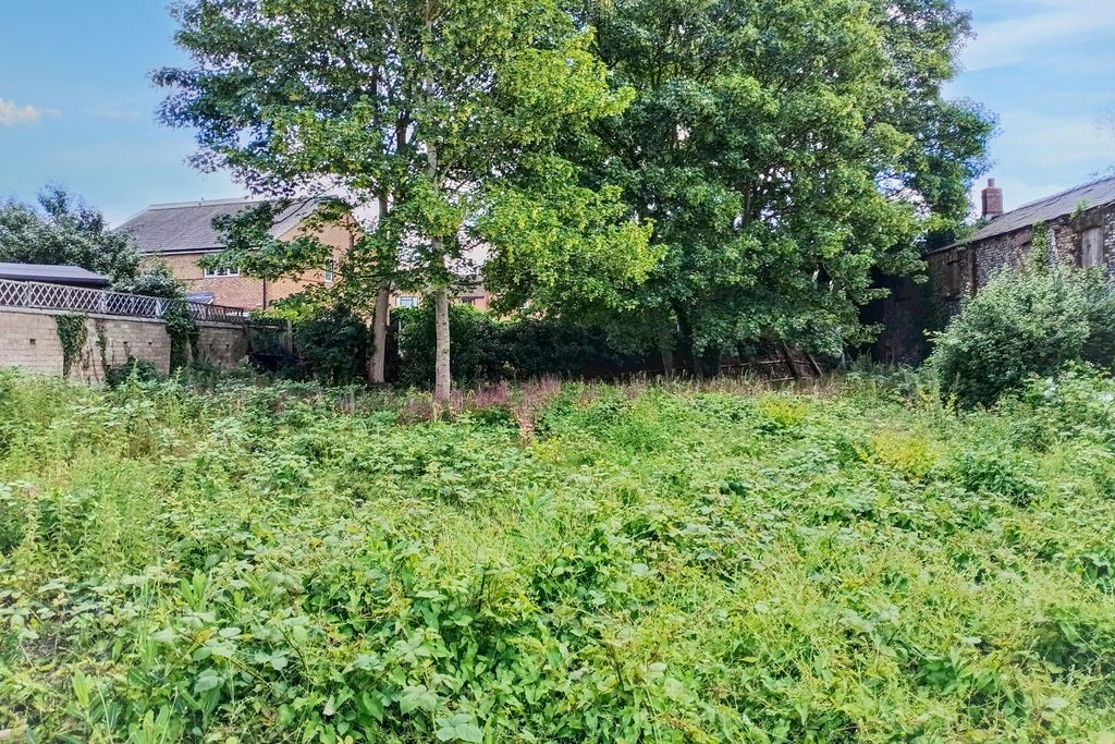 Property photo 1 of 12 Land At Crabtree Croft, Linton, Cambridge, Cb21 4Jl