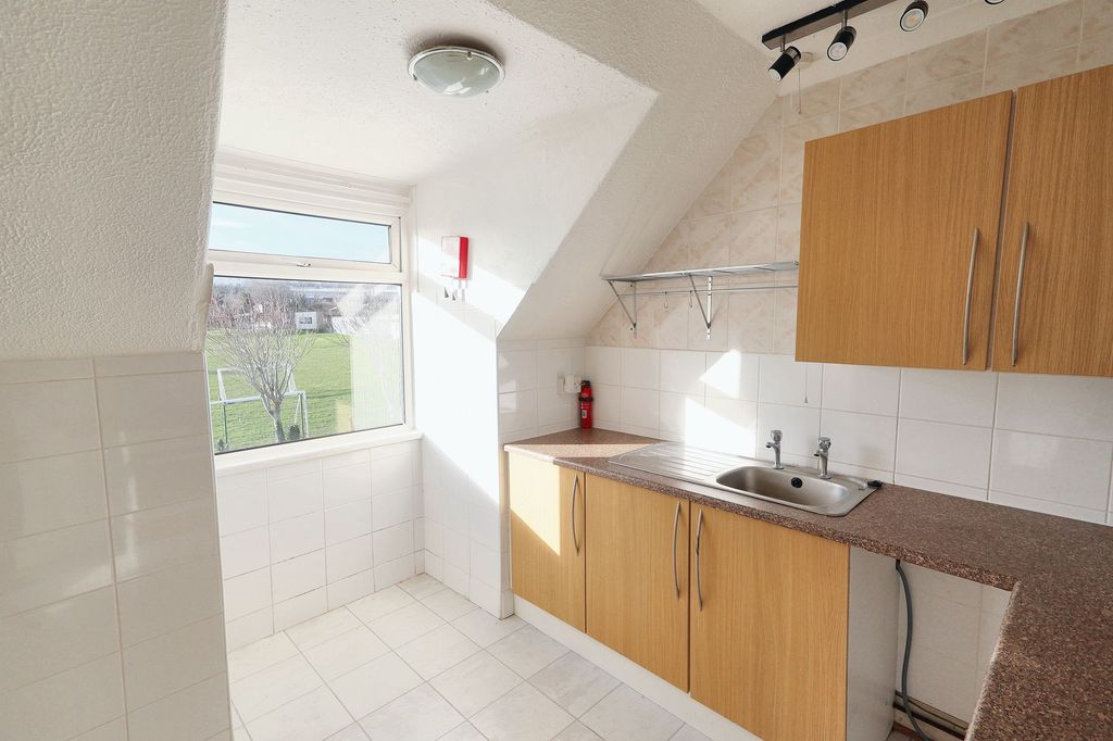 Property photo 3 of 12 Kitchen