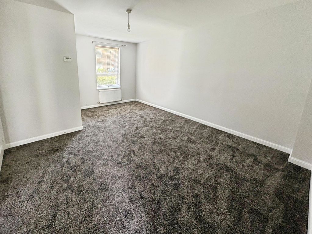 Property photo 2 of 12 Photo 8