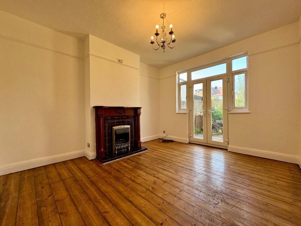 Property photo 3 of 25