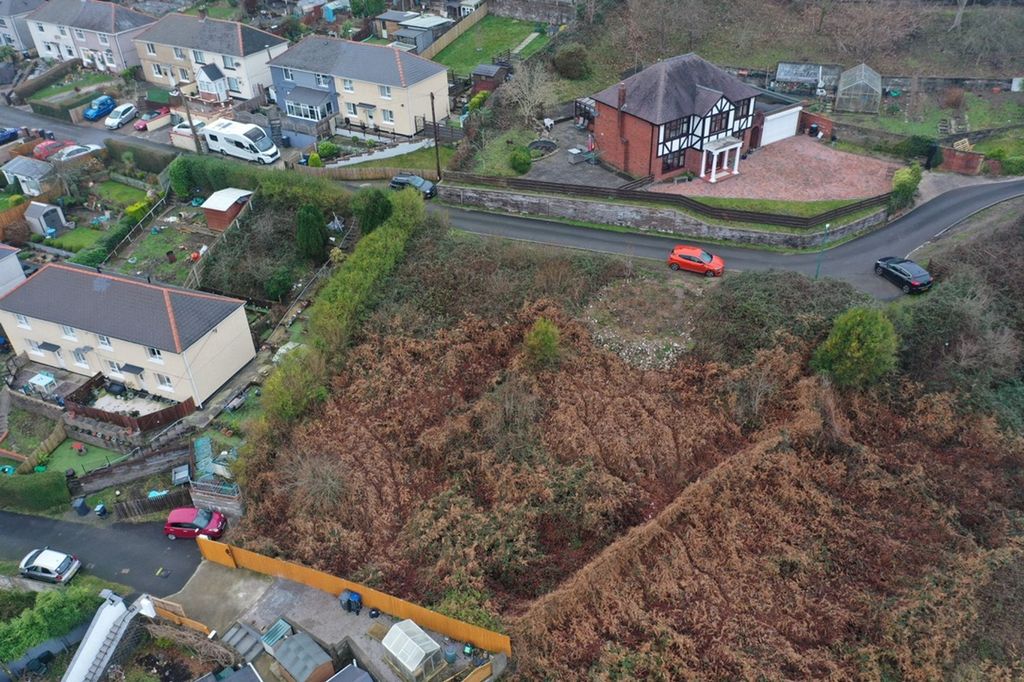 Property photo 3 of 6