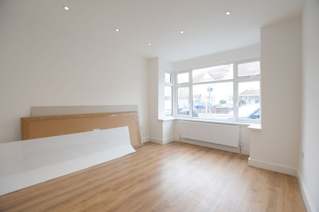 Property photo 3 of 23