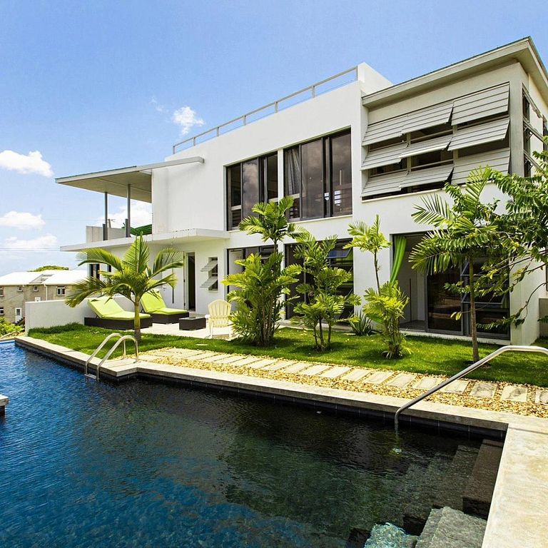 Property photo 1 of 28