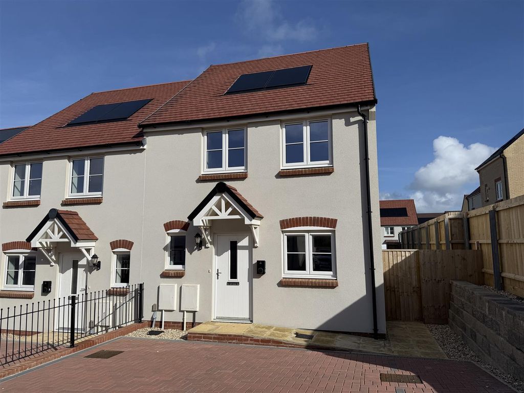 Property photo 1 of 15 Plot 371 Front.Jpeg