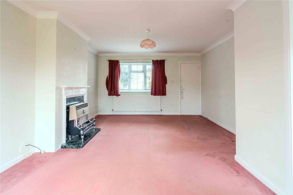 Property photo 3 of 13 Sitting Room