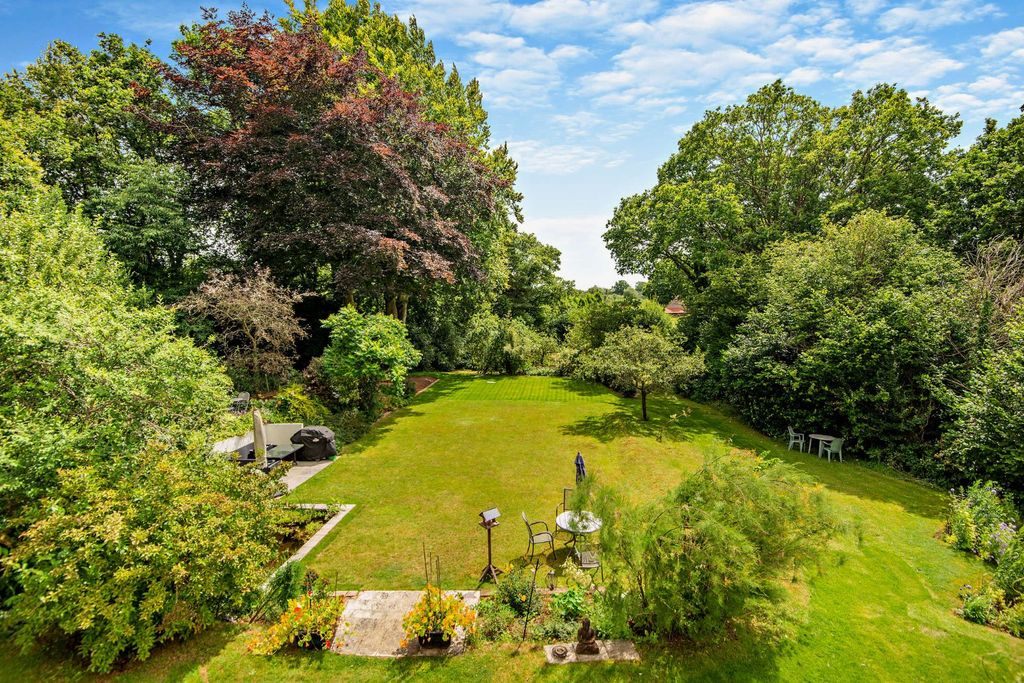 Property photo 2 of 20 Garden