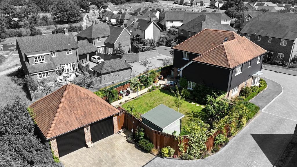 Property photo 2 of 26