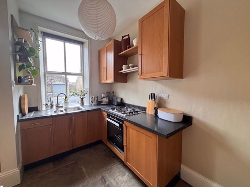 Property photo 3 of 17 Fitted Kitchen