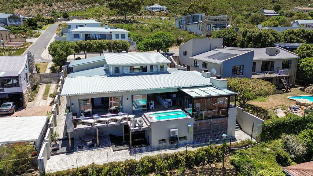 Property photo 2 of 49 Hf1719529