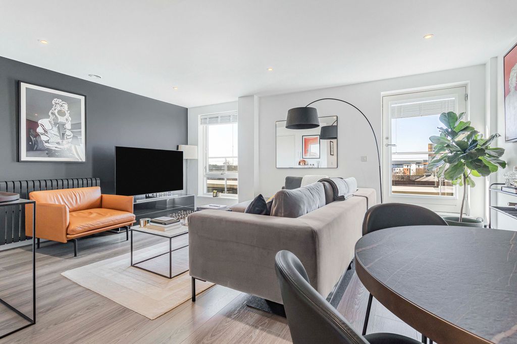 Property photo 2 of 27 3871907