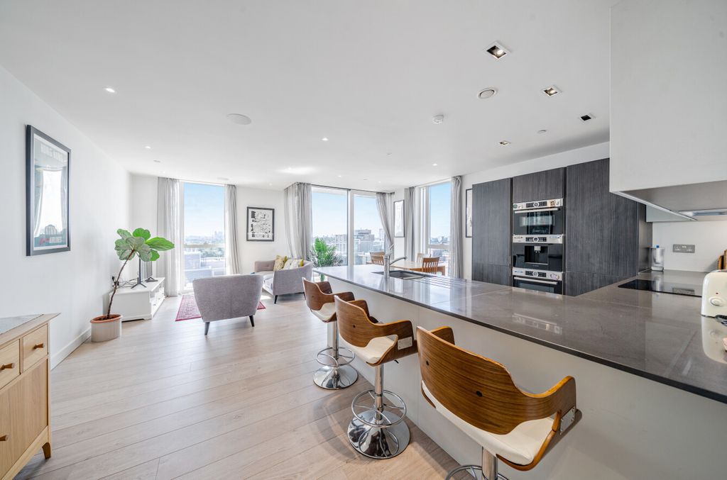 Property photo 1 of 20 1330397-3-688757A...