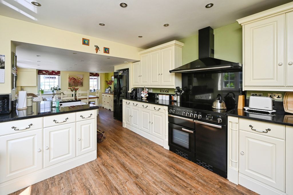 Property photo 2 of 23 Kitchen