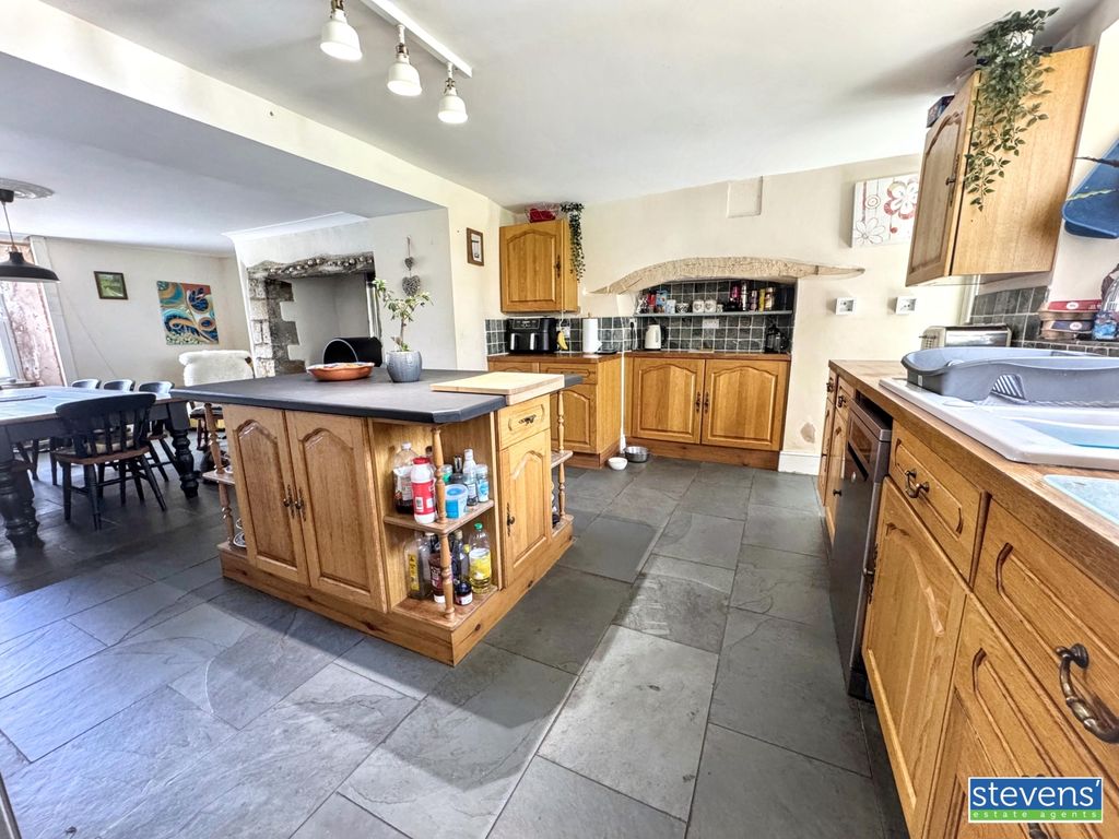 Property photo 2 of 22 Img_0406