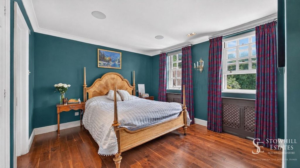 Property photo 2 of 22 Principal Bedroom