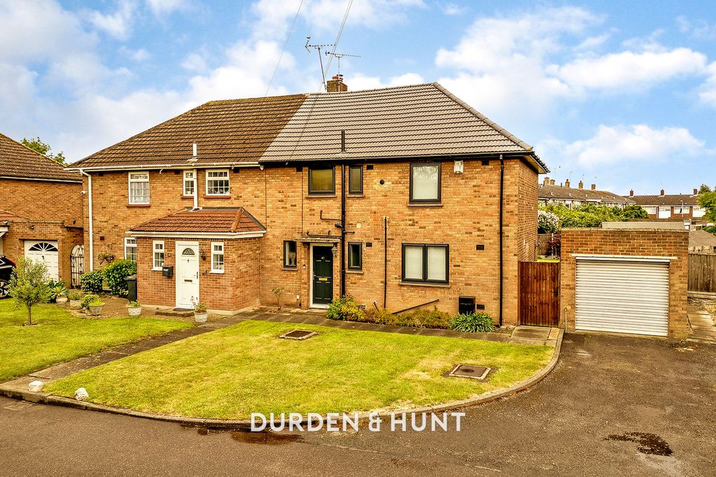Property photo 1 of 32