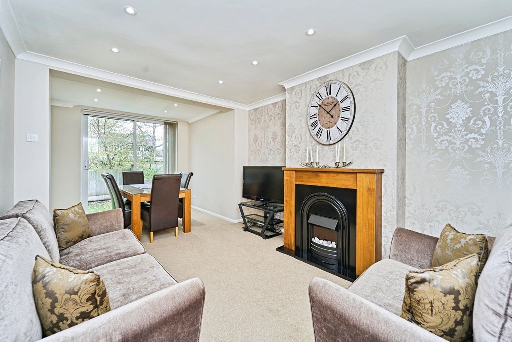 Property photo 3 of 12 Dining Room