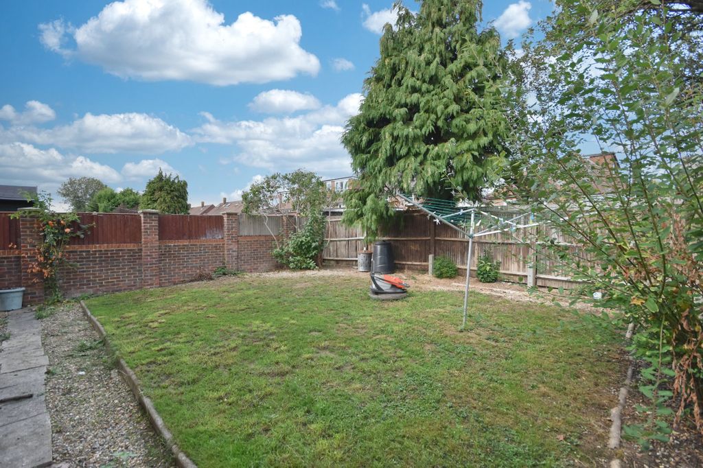 Property photo 3 of 19 Picture No. 23
