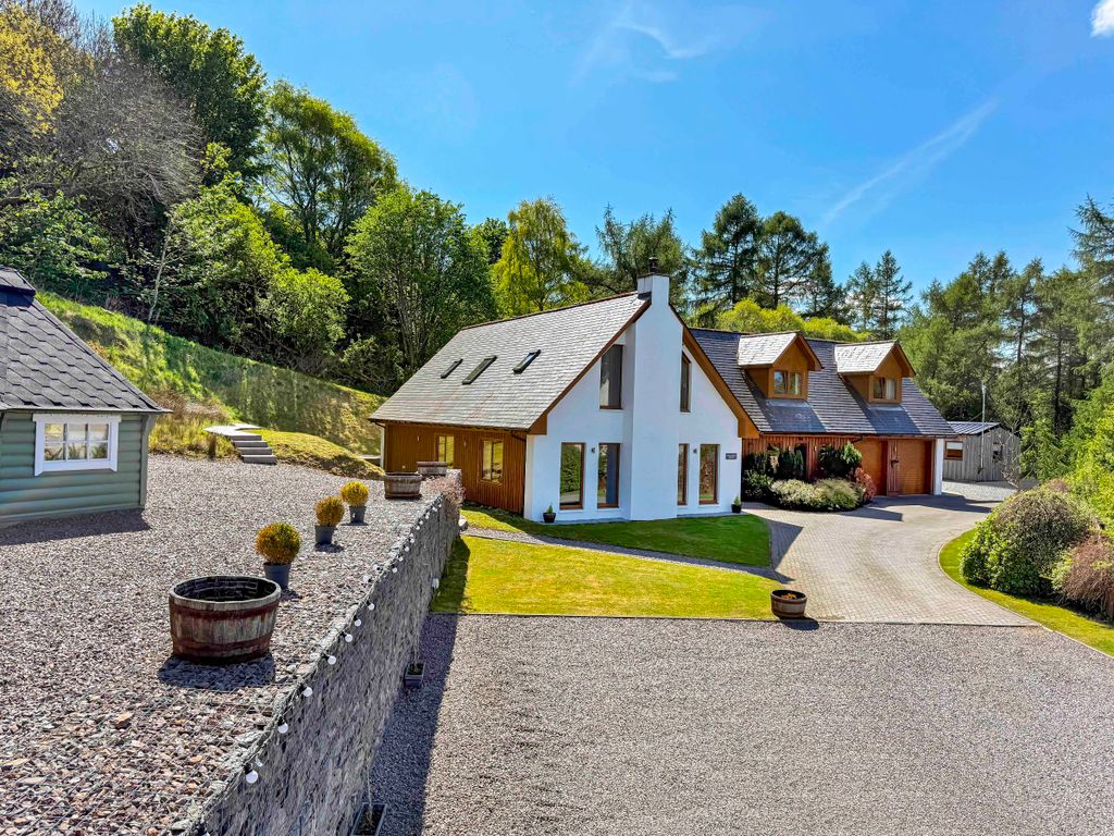 Property photo 1 of 51
