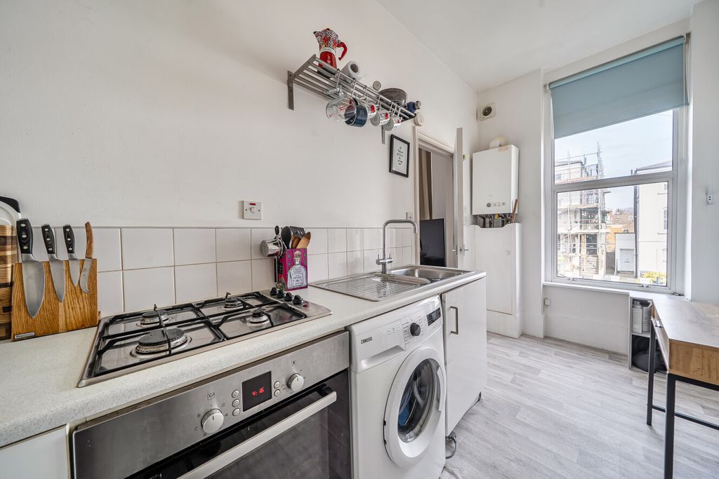 Property photo 3 of 19 Picture 3