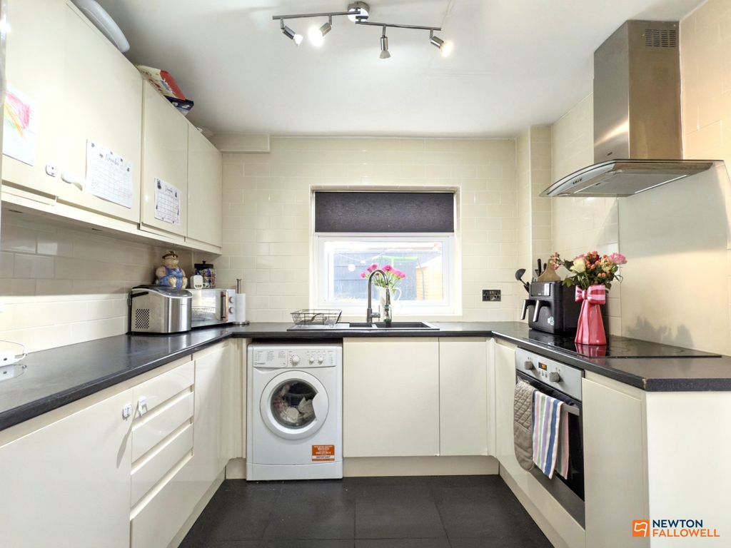 Property photo 3 of 28