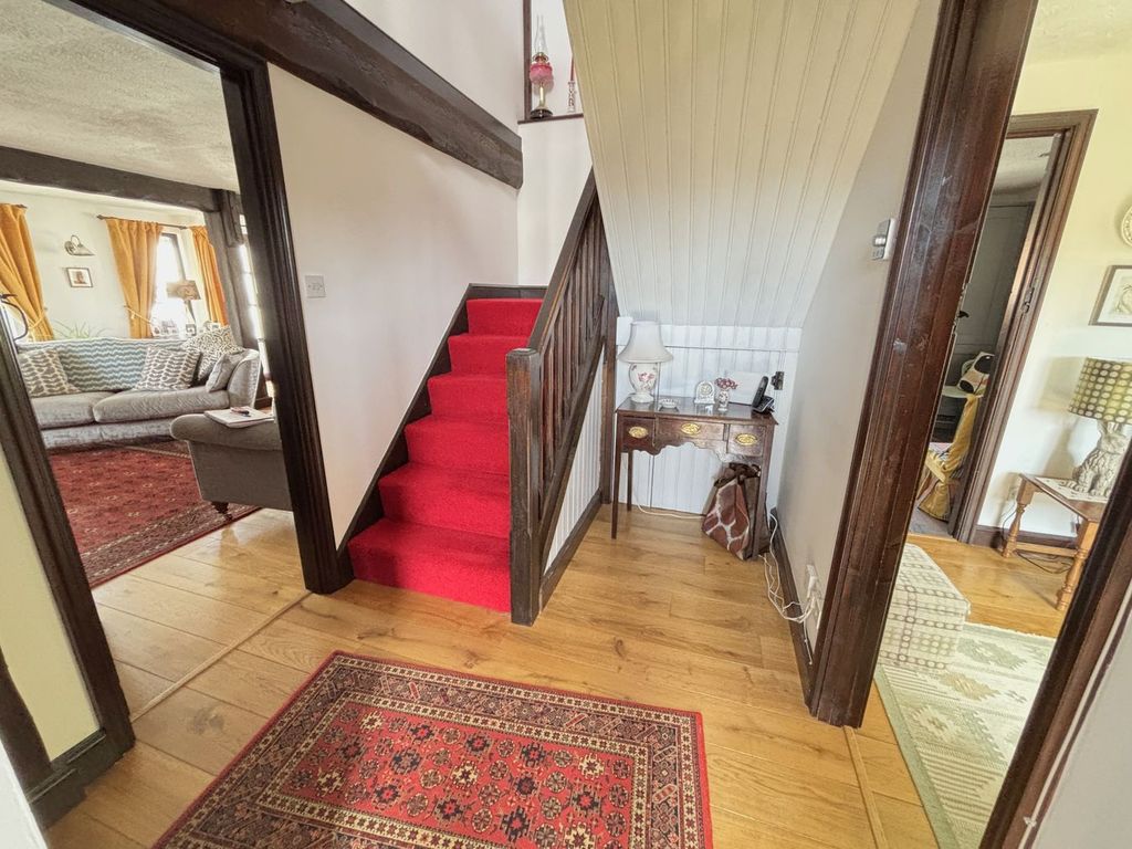 Property photo 3 of 21
