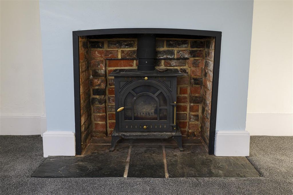 Property photo 3 of 28