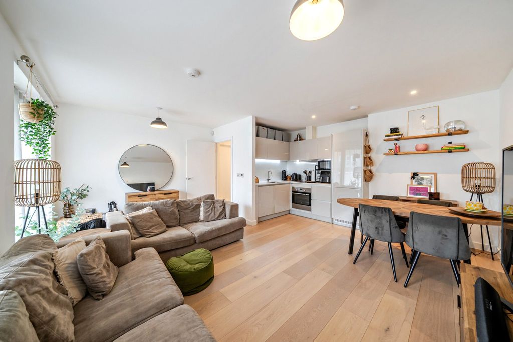 Property photo 1 of 22 1470080-15-6A1960...