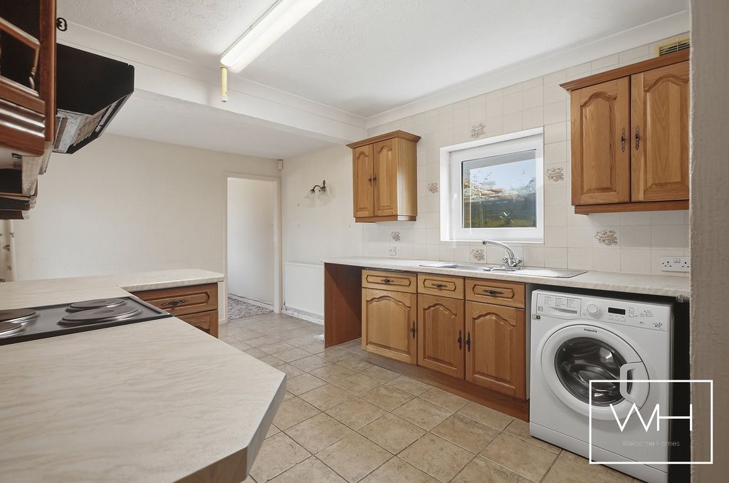 Property photo 3 of 20 127 Pipering Lane, Bentley, Doncaster 06
