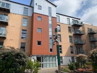 Property photo 1 of 12 Queen Mary Avenue E18