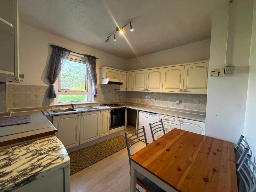 Additional image 6 of 3 bed flat to rentFitzalan Drive, Paisley, Renfrewshire PA3