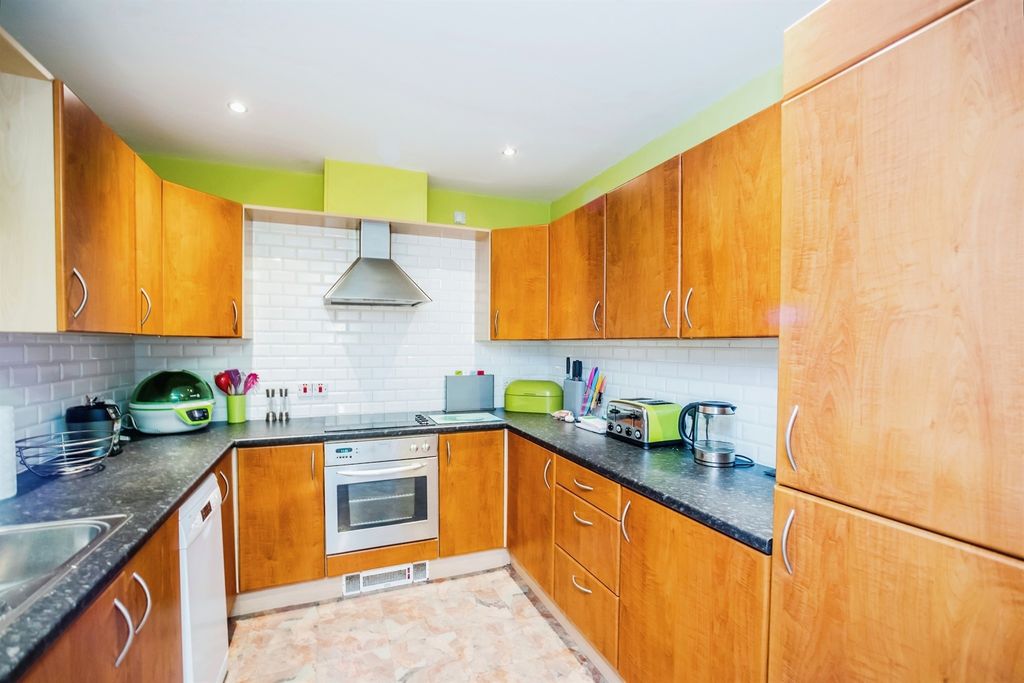 Property photo 3 of 16 Image