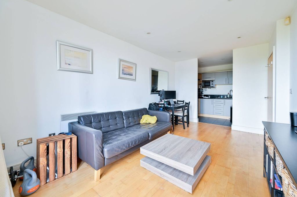 Property photo 2 of 9