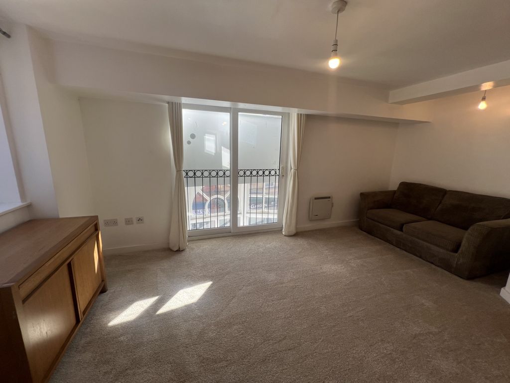 Property photo 1 of 6 Living Room