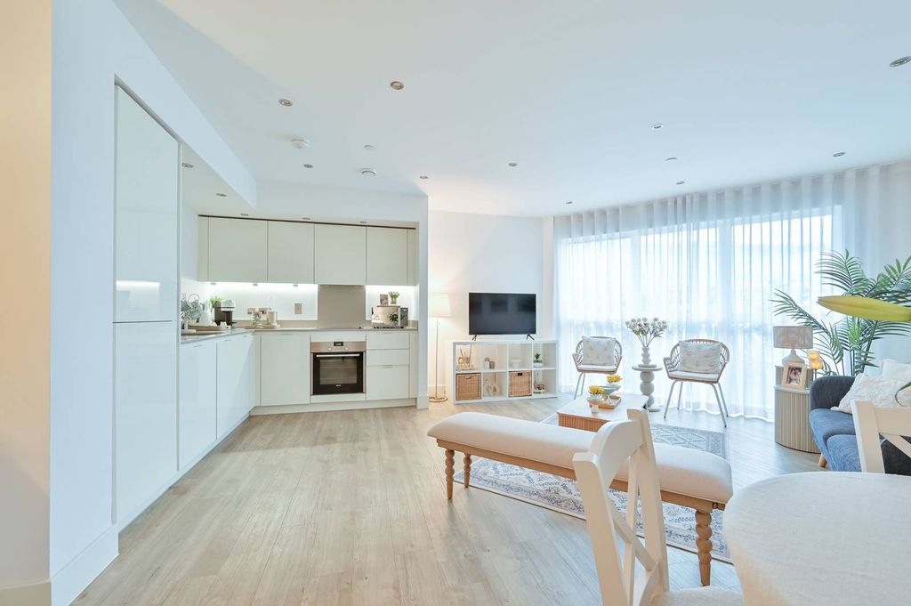 Property photo 3 of 20