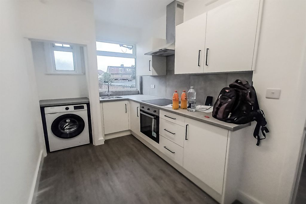 Property photo 1 of 4 (Main)